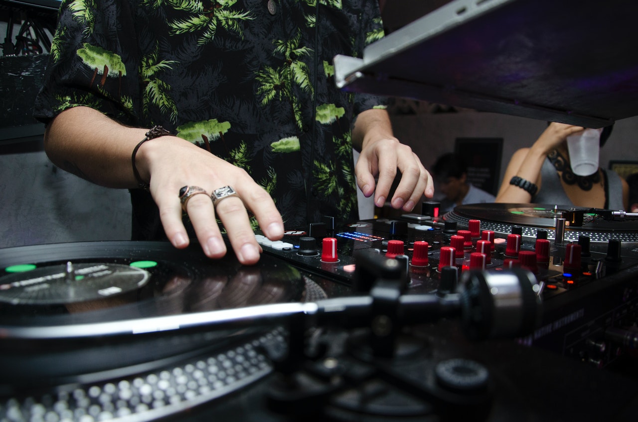DJ לחינה – כל מה שאתם חייבים לדעת